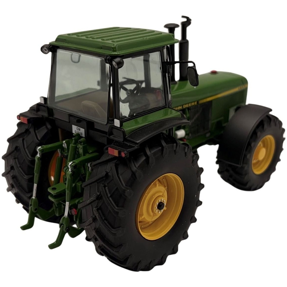 SHO32U00025